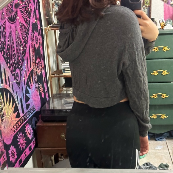 sweater - Picture 4 of 5